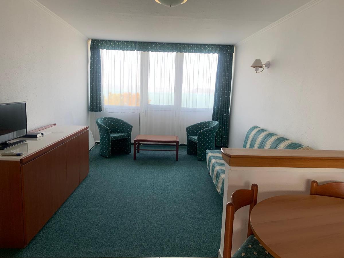 Riviera Park Hotel Balatonfoldvar Exterior photo